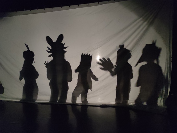  children in a shadow theatre workshop